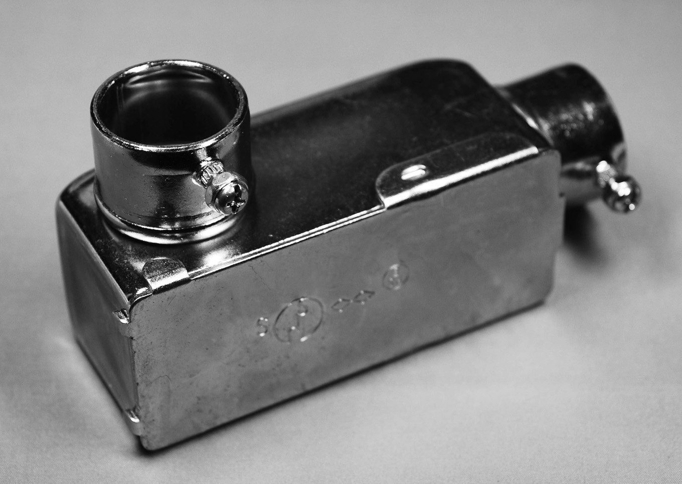 NLL025S｜ネジナシユニバーサル鋼板製