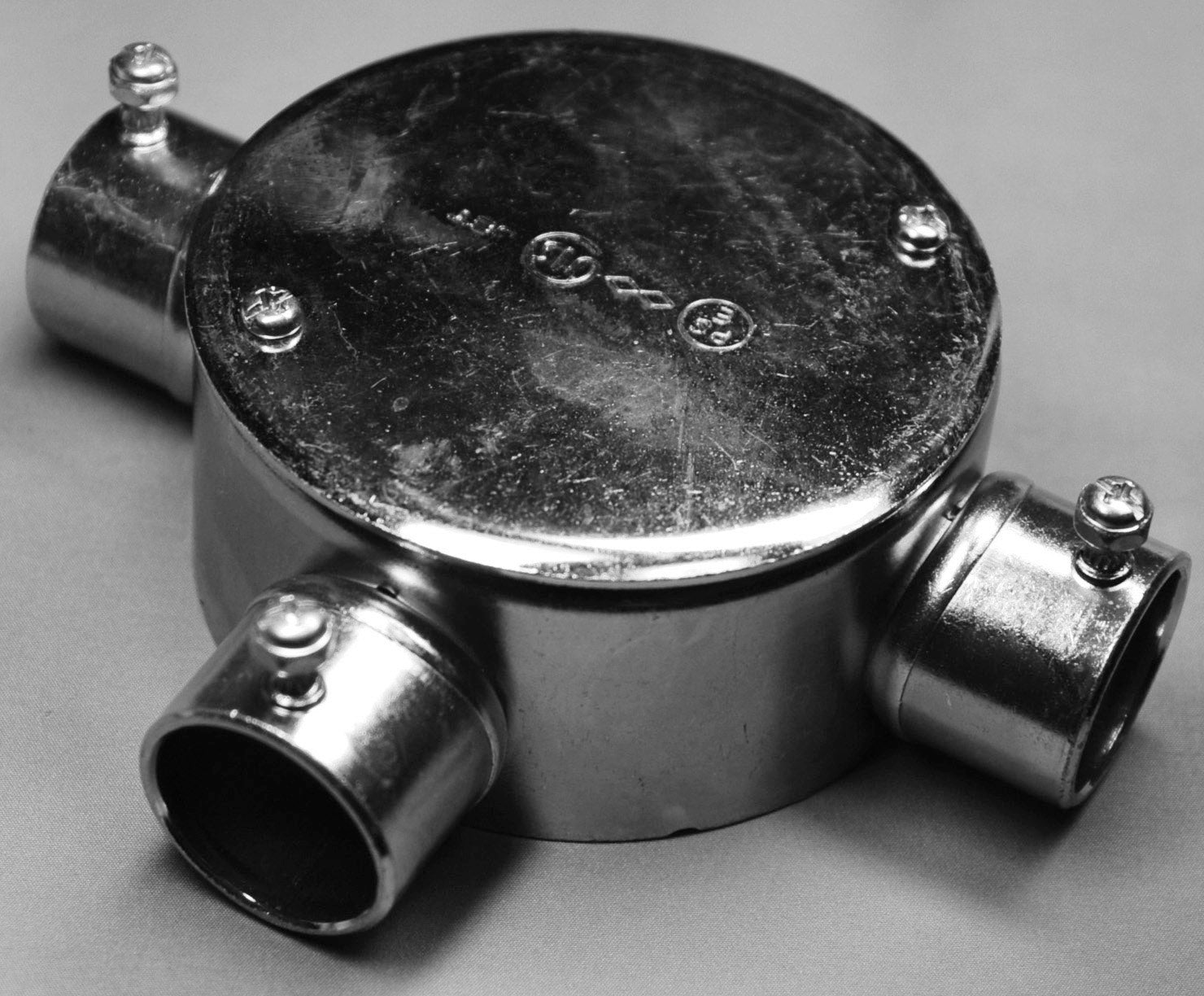 NM253S｜ネジナシ丸型露出ボックス 3方出 25 鋼板製