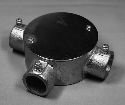 NM513C｜ネジナシ丸型露出ボックス 3方出 51