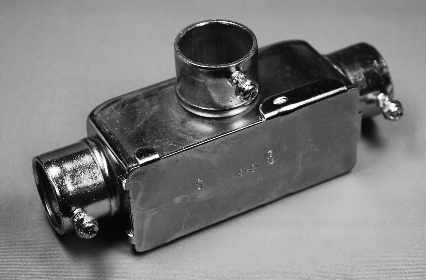 NT019S｜ネジナシユニバーサル鋼板製