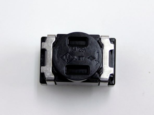 WCF3011B｜住設機器用埋込扉付コンセント